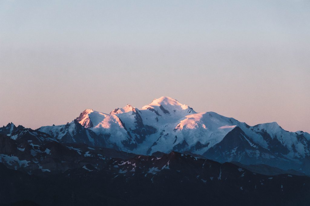 la région Auvergne-Rhône-Alpes est la deuxième région la plus dynamique de France après l’Ile de France en termes de PIB. C’est pourquoi de Graët Consulting s’évertue à pérenniser sa présence dans la région avec un bureau présent à Lyon
