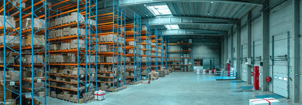 Le secteur de la supply chain affiche une croissance à deux chiffres et génère de nombreux emplois pour répondre à des problématiques aussi diverses que le transport de voyageurs et de marchandises, stockage de marchandises, transit et gestion de flux de marchandises.