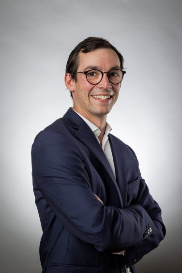 portrait de Robin Pelletier, consultant en recrutement au sein du cabinet De Graet Consulting