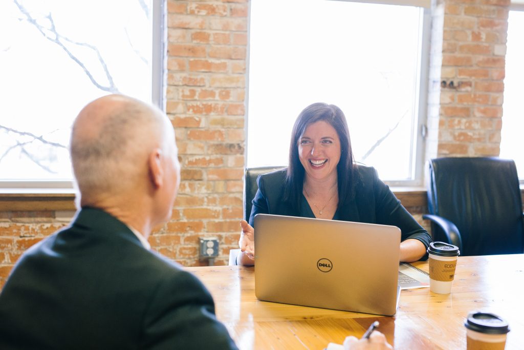 Consultants De Graët Consulting en train de travailler